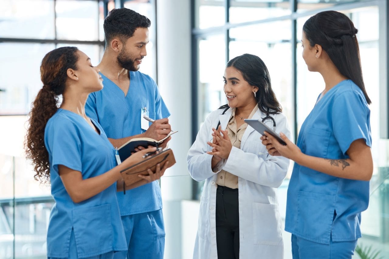 Prontuário Eletrônico do Paciente (PEP) | Foto de uma equipe médica | Certificado Digital | Blog da Certisign